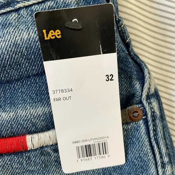 LEE High Rise Cut Off Denim Far Out Embroidered edge Raw Hem Shorts NWT, size 32 - Picture 4 of 7